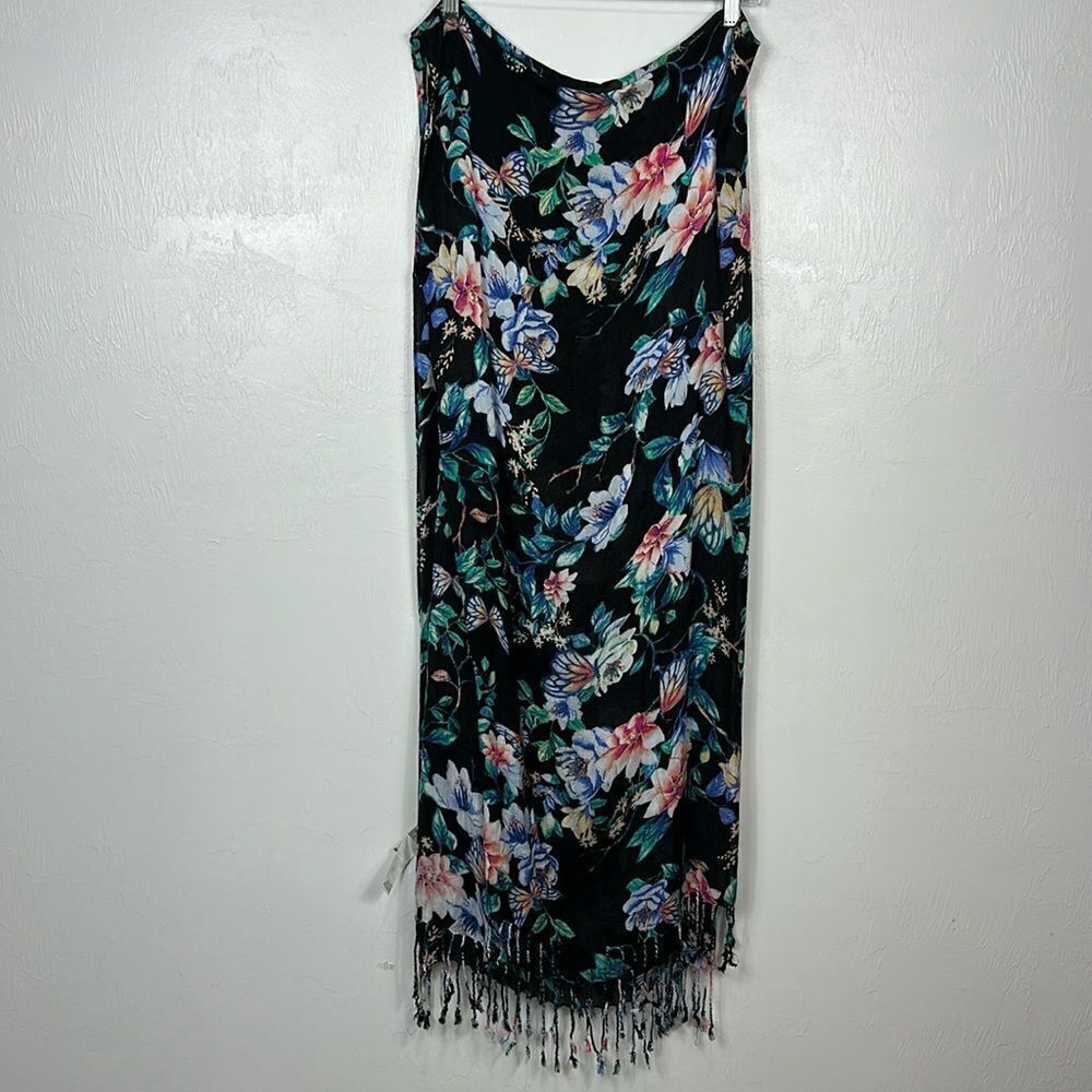 Chico’s Butterfly Garden-Print Shawl With Fringe - Picture 2 of 7